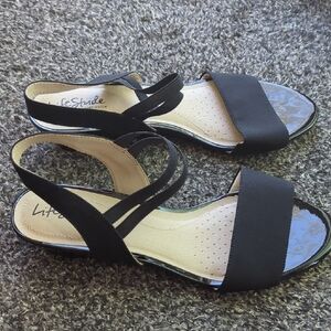 New Without Box Life Stride Yolo Women's Black Sandals